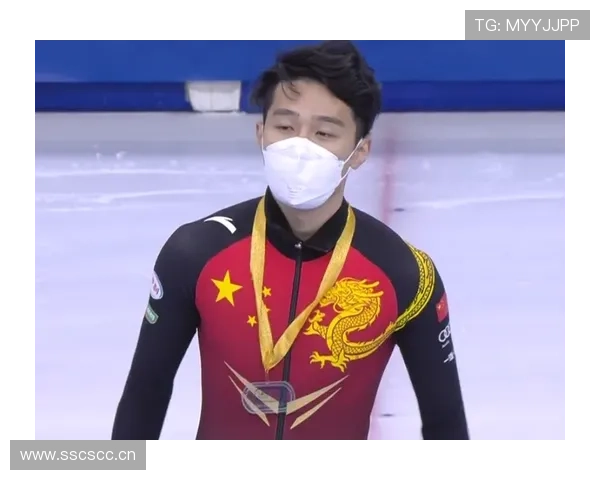 任子威训练完顺手拎走一袋冰，回家当水喝？